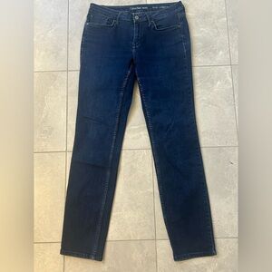 EUC Calvin Klein Jeans Women's 10x32 Ultimate Skinny Blue Denim Cotton Blend